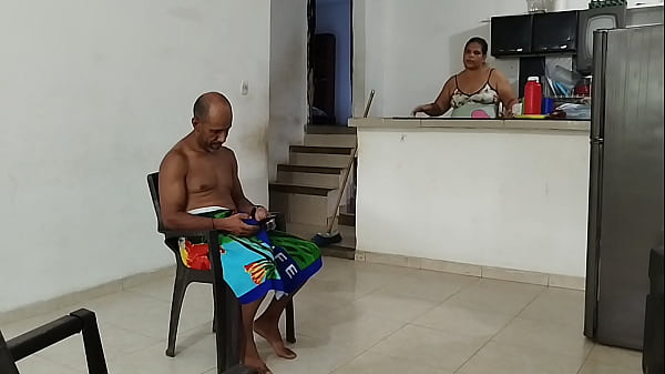 Image empleada dom&eacute_stica culona y cachonda aprovechar para seducir y follar con su jefe cuando esta solo en casa