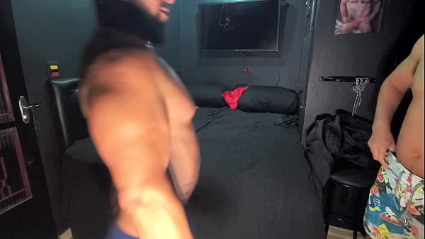 Image PARRUDO DA ACADEMIA ME OLHOU E LEVEI PRA CASA PRA FAZER UM SEXO BEM FORTE