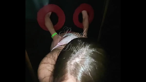 Image ESPOSA PUTA ENGOLINDODUAS PICAS GIGANTE NO GLORY HOLE