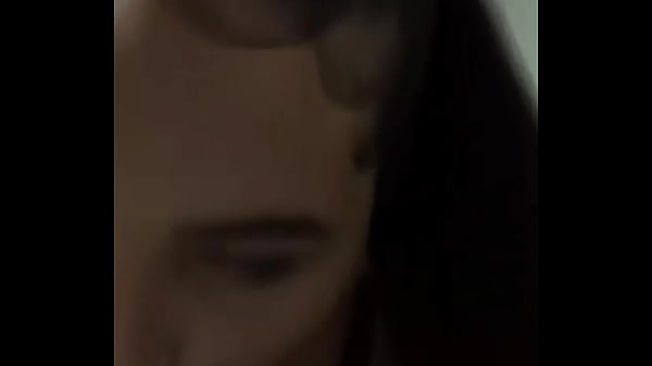 Image Gozando na cara de novinhas e esposas amador