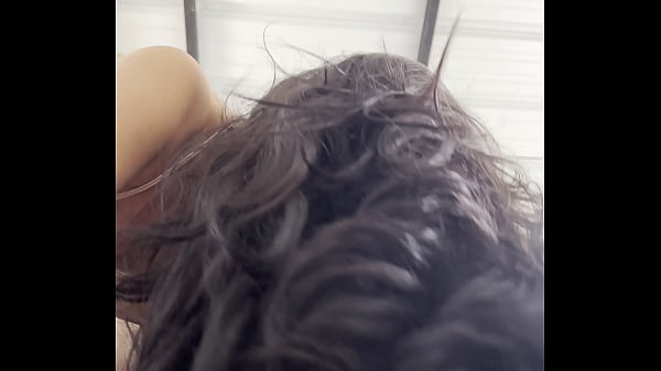 Image le chupo la verga a mi vecino hasta que este no se aguanta y termina follandome y dandome su leche caliente en mi co&ntilde_o pettite diamons