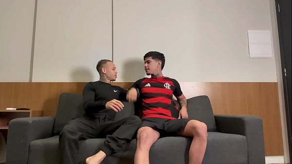 Image JOGADOR DO MEU TIME, VEIO TERMINAR O JOGO EM CASA - FREE