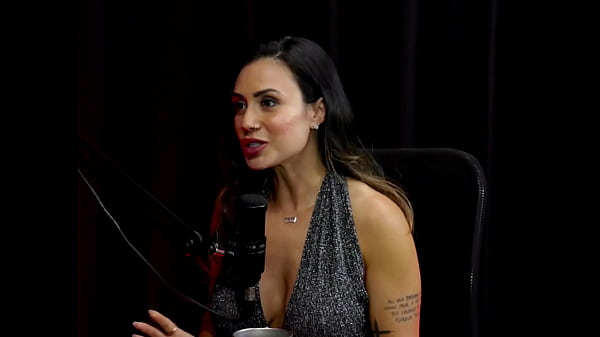Image Foi abordada de forma agressiva, tem apoio do marido, n&atilde_o grava com homens, e os conte&uacute_dos aflorou a sua bissexualidade - Taluane Boom (WATCH ON: SHEER/RED)
