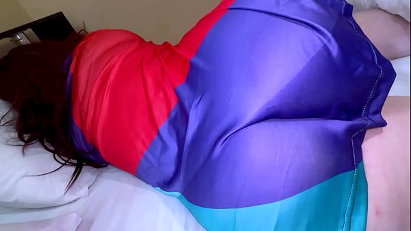 Image When the stepson saw the stepmother's big ass, he couldn't hold his cock