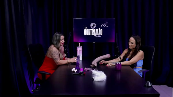 Image Loira tem a buceta usada com vibrador ap&oacute_s a convidada dizer que a mulher que manda na casa de swing, e dizer como goza mais f&aacute_cil - Belinha Baracho (WATCH ON: SHEER/RED)