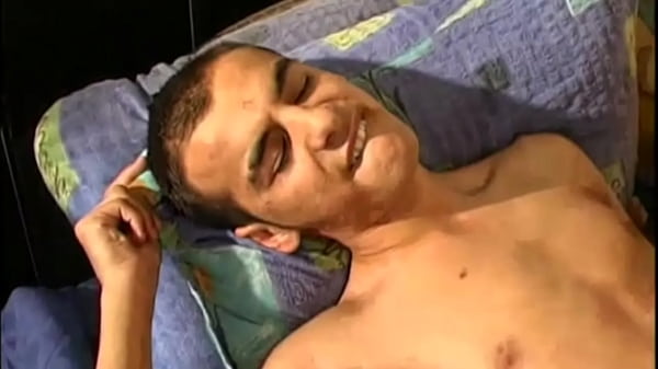 Image deux beaux francais baisent bareback pour un film amateur
