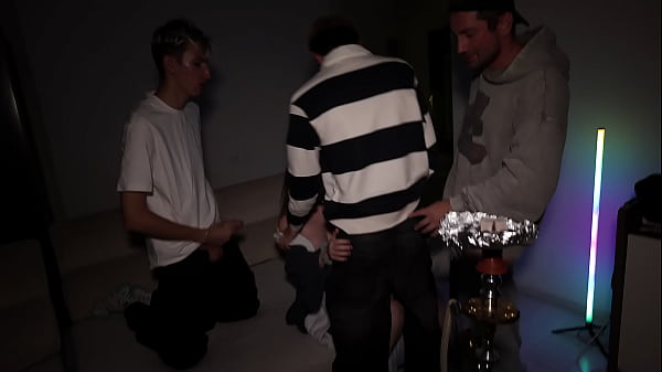 Image Part 1: At a party, guys with big dicks fuck a cute student.