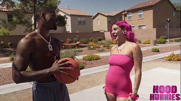 Image Slim thick Pinky cruises the hood for that BBC