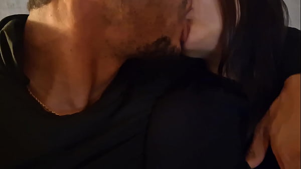 Image Le robo un beso al novio de mi mejor amiga y termina d&aacute_ndome el mejor sexo de mi vida