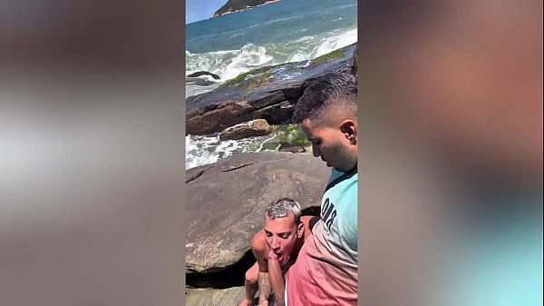 Image dotadao meteu mais forte e sem camisinha no cuzinho do twink branquinho / Gifted put harder and without a condom in the ass of the white twink