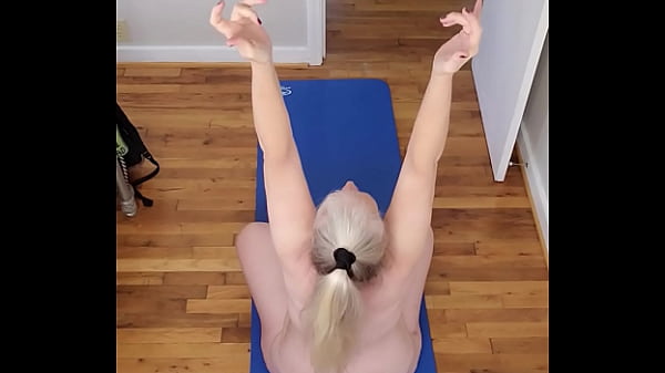 Image Sexy Mature Does Her Morning Naked Yoga!