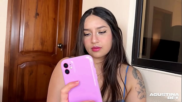 Image My big-booty influencer friend wants to film an anal porn with a cumshot on her face.