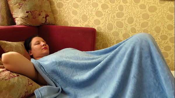 Image Morning masturbation. A plump MILF with big tits starts the day with an orgasm. Amateur with anal.
