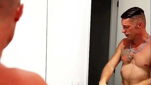 Image ESPOSA MERECE PAU PELA MANH&Atilde_