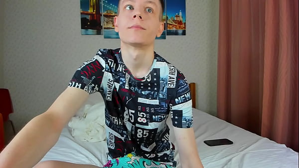 Image Hung 55kg Twink Teases And Demands Adoration