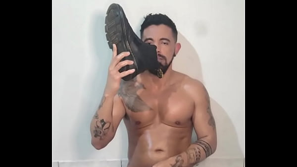 Image Sentando no consolo .