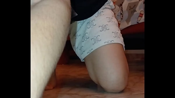 Image Sola en casa me dan ganas de masturbarme hasta venirme a chorros masturbacion de clitoris casero