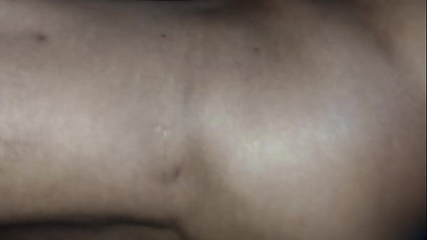 Image hombre blanco disfrazado de femboy recibe una enorme y gruesa bbc en su culo a pelo, le gusta mucho y se convierte en un amante de las bbc
