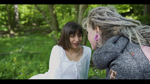 Image Alternative girls get ANAL fucked in the nature