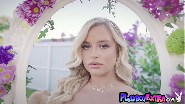 Image Smiling big booty teen blondie Jackie Jane presenting a sensual striptease