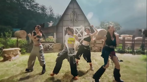 Image Chicas locas Cantan y bailan que son hombres ricos