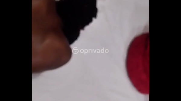 Image Hot skinny girl giving her pussy in the 4 position while her boyfriend called