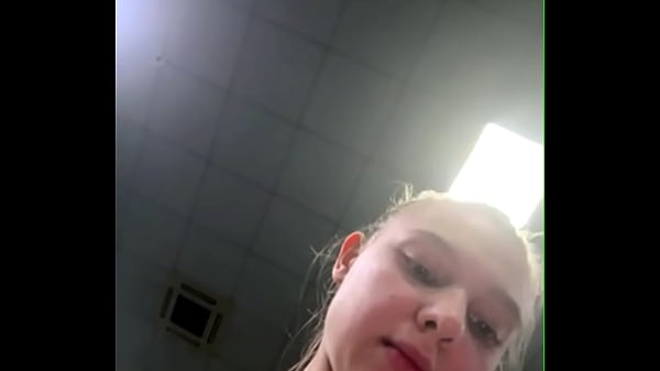 Image Famous pornstar training in the gym