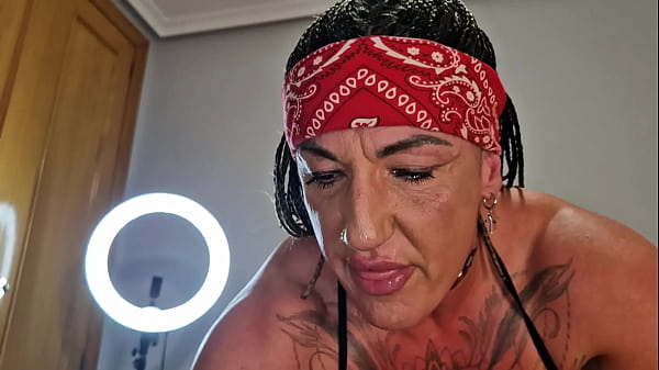 Image Danaxmuscles busts and deepthroats a big cock