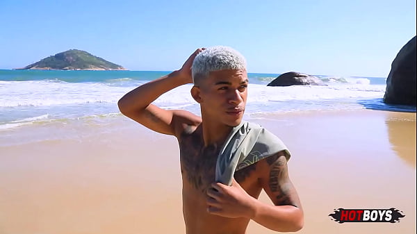 Image Dando pro dotado na praia de nudismo!