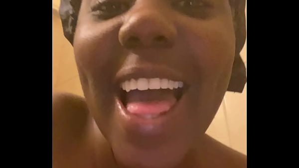 Image Shower - young ebony showing off the sexual goods