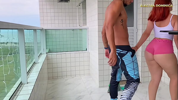 Image Contratei essa empregada e acabei fudendo essa bunda gigante