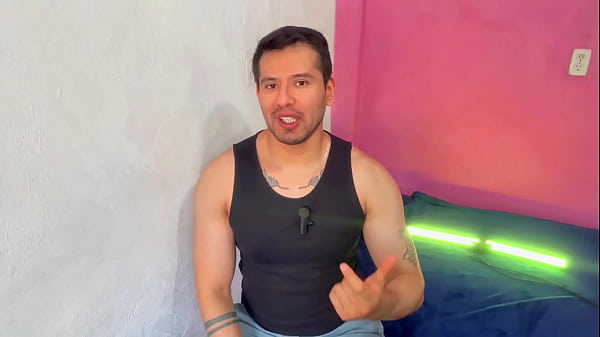 Image hombre casado hetero se folla a otro casado en los ba&ntilde_os de un bar en sus vacaciones