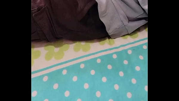 Image Mi prima me la chupa mientras la familia esta abajo