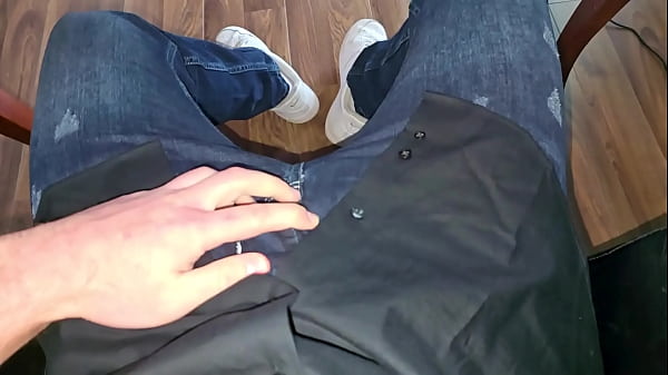 Image Deutscher Meister im Homeoffice! Jeans auf & gl&auml_nzende Eichel im Chefsessel mit geilem Dirtytalk &ndash_ PhantomGentX