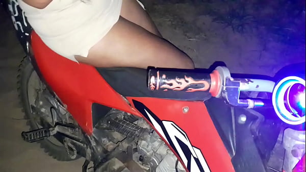 Image Mi Cu&ntilde_ada B. Me entreg&oacute_ su culo caliente Despu&eacute_s de la fiesta del barrio
