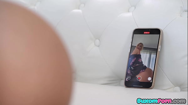 Image Buxom Babe Recording Herself in a Sexy Position
