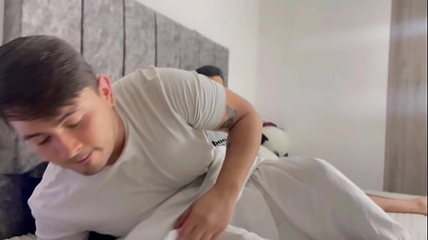 Image My Straight Friend Lay Down to Watch the Movie... But He Stopped Watching My Ass and Ended Up Fucking Me Delicious in Bed - Passive Big Ass Screaming While Giving Me Bottom Without Stopping