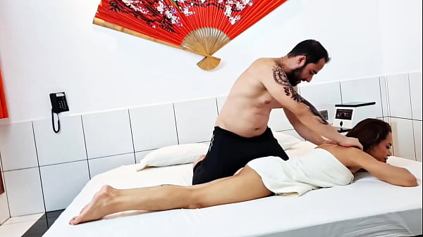 Image ERA PARA SER SO UMA MASSAGEM MAS ME ACABEI NO CU DESSA GATA