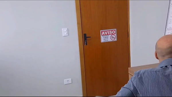 Image Aluna fodida pelo professor da faculdade dentro da diretoria!