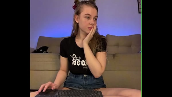 Image Bouncing and playing with natural tits