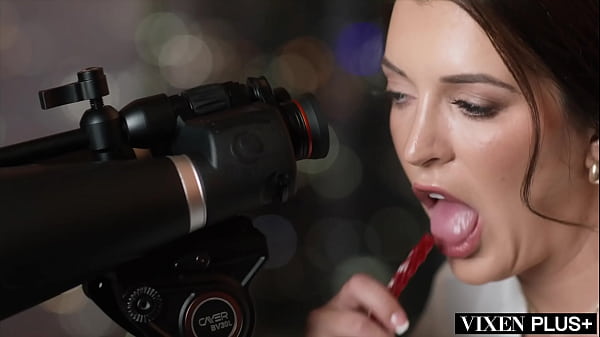 Image VIXENPLUS Horny Stakeout Cop Elizabeth Seduces Agent
