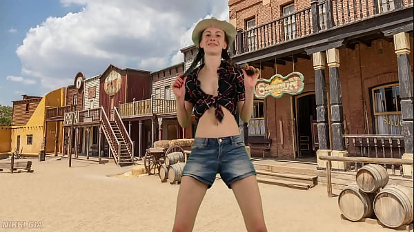 Image She shows you her tits in country style