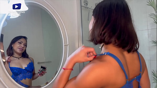 Image Elle fantasmer se faire d&eacute_monter par 2 mecs, c'est bon son fantasme est r&eacute_alis&eacute_ et elle aime &ccedil_a !