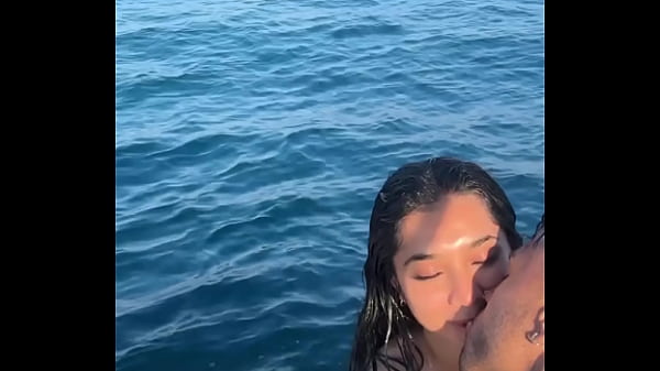 Image SEXO EN BARCO ME LLEVO AL CENTRO DEL MAR Y SE CORRI&Oacute_ EN MI CULO- YASMINA KHAN
