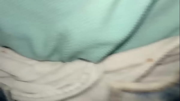 Image Pa&ntilde_al de tela orinado con pantalon jeans marca tenis y m&uacute_ltiples orgasmos