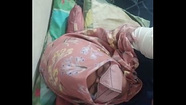 Image Tante Riani sepong kontol dan menikmatinya