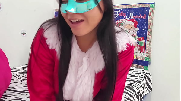 Image Madrastra cachonda y su hijastro tienen sexo duro en Navidad - Termina en anal (Avance)