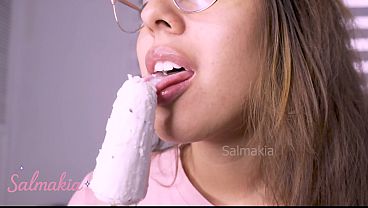 Image Licking and sucking- Long Tongue- Salmakia