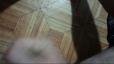 Image Peludo cuspindo no pau e gozando p&eacute_s