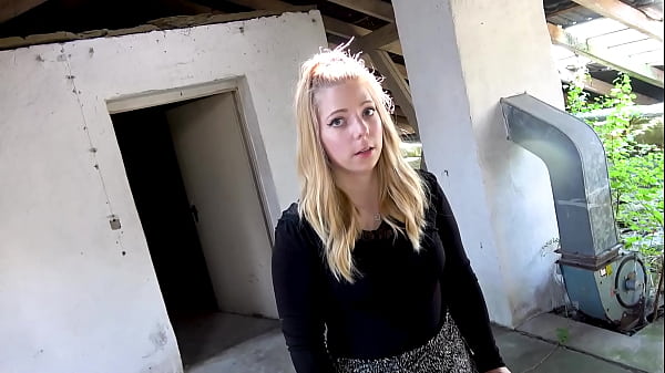 Image UNSCHULDIG? M&Auml_DCHEN ALLEINE IM LOSTPLACE VON 2 SCHW&Auml_NZEN ABGEFICKT